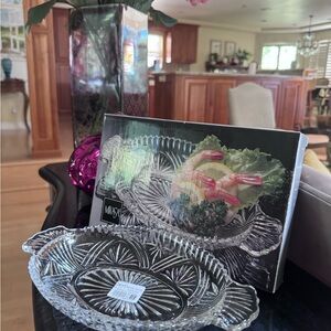 Mikasa Royal Suite Hostess Server